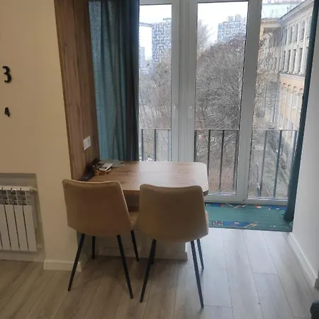 Апартаменти Поруч З М. Палац Україна Kiev Exterior photo