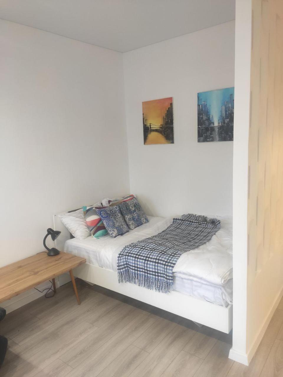 Apartment поруч з м. палац україна Kyiv
