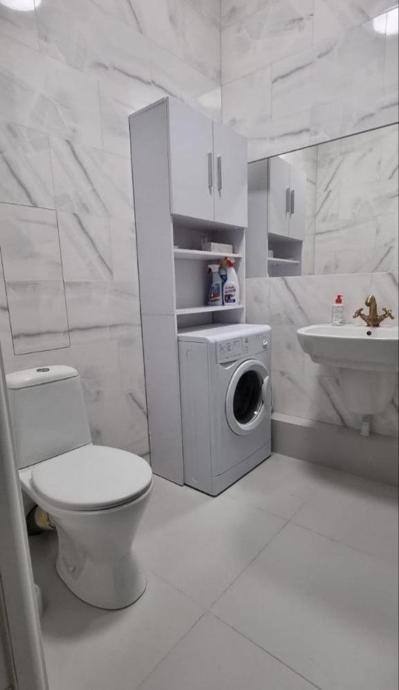 Apartment поруч з м. палац україна *